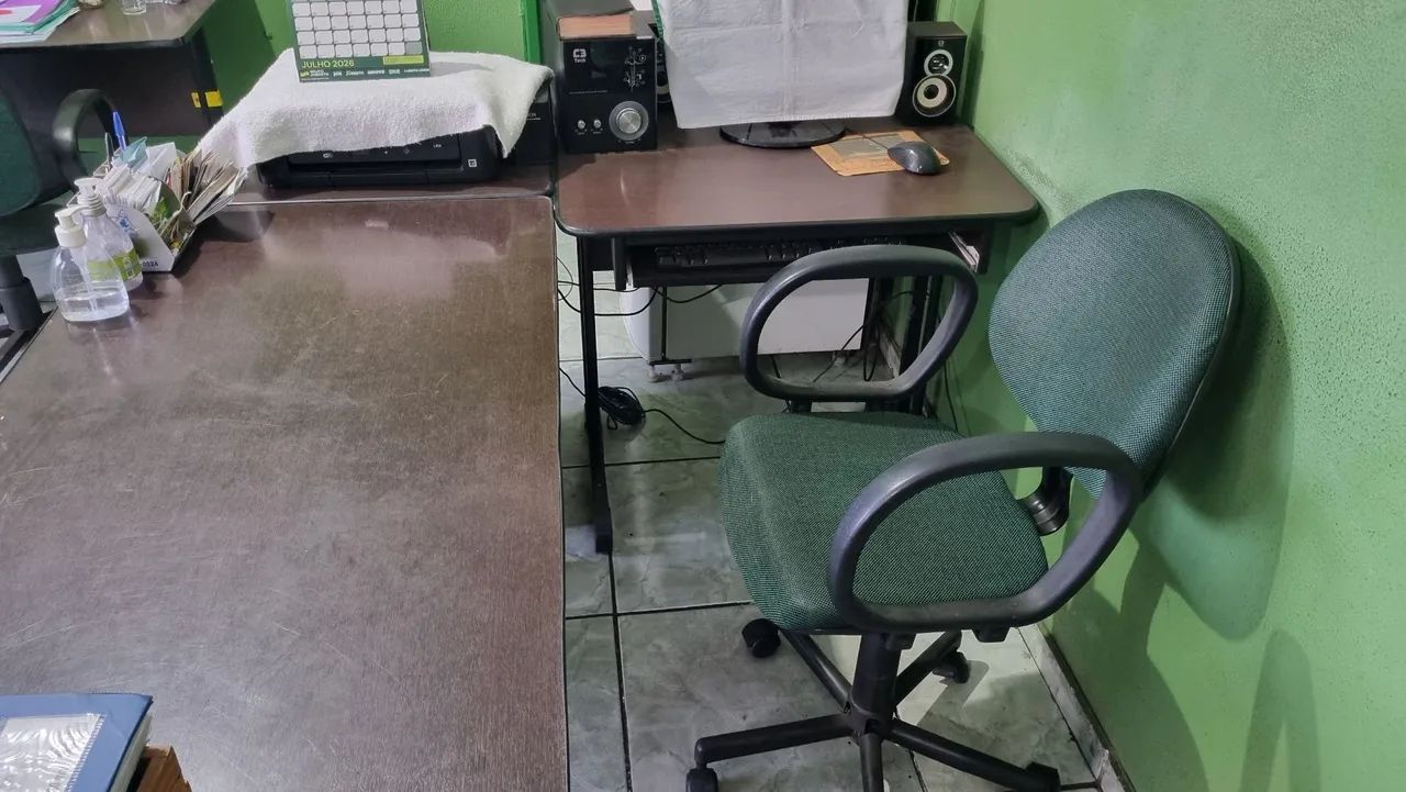 Mesa conjunto em L com cadeiras. - Foto 4