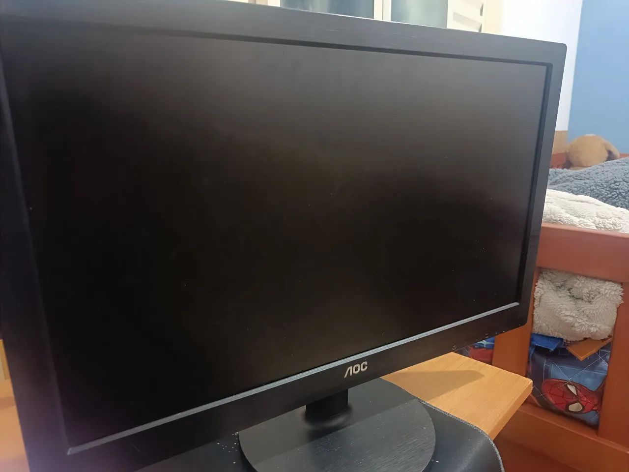 Monitor AOC para jogar e trabalhar 
