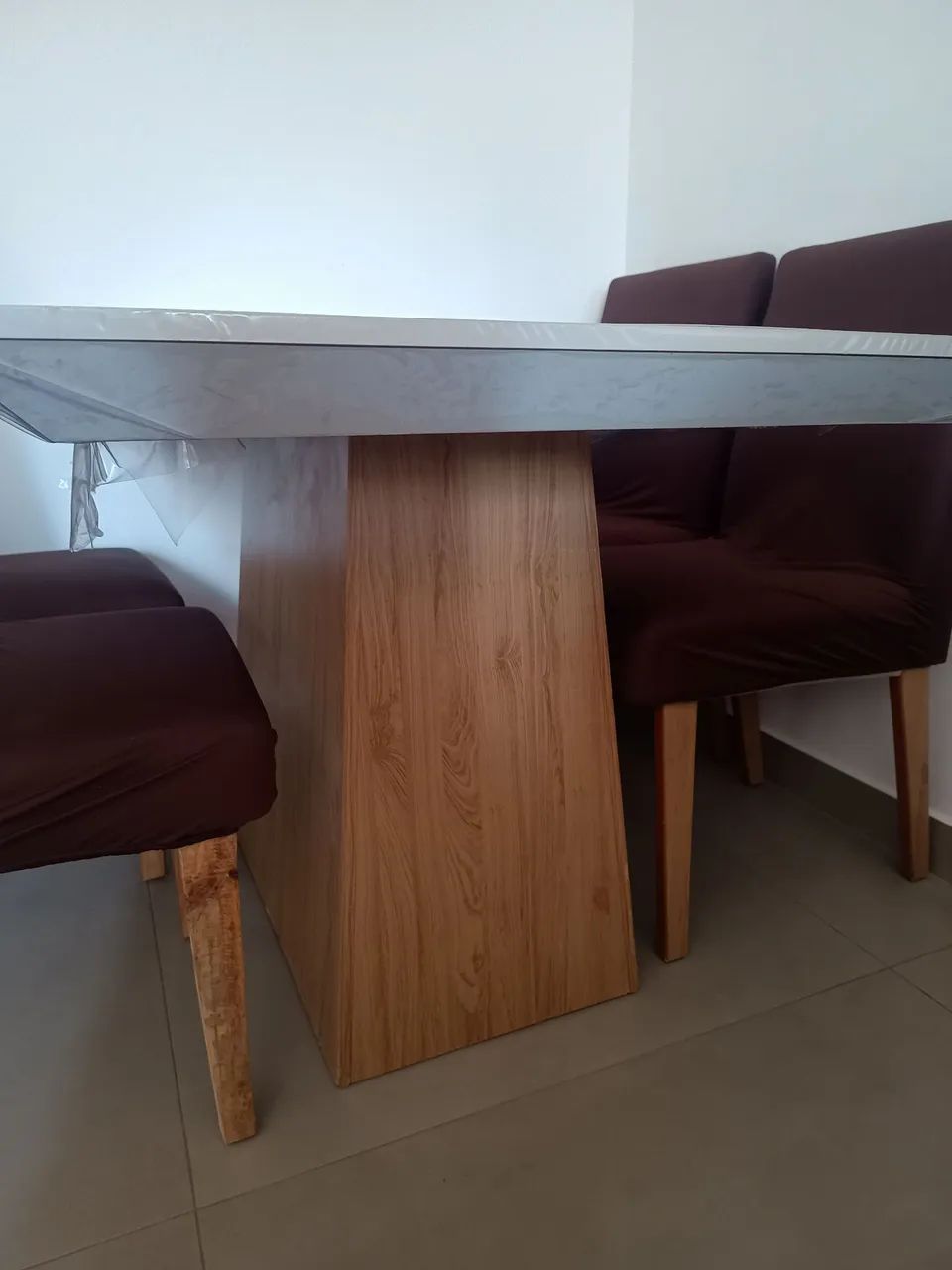 Mesa com 4 cadeiras  - Foto 2