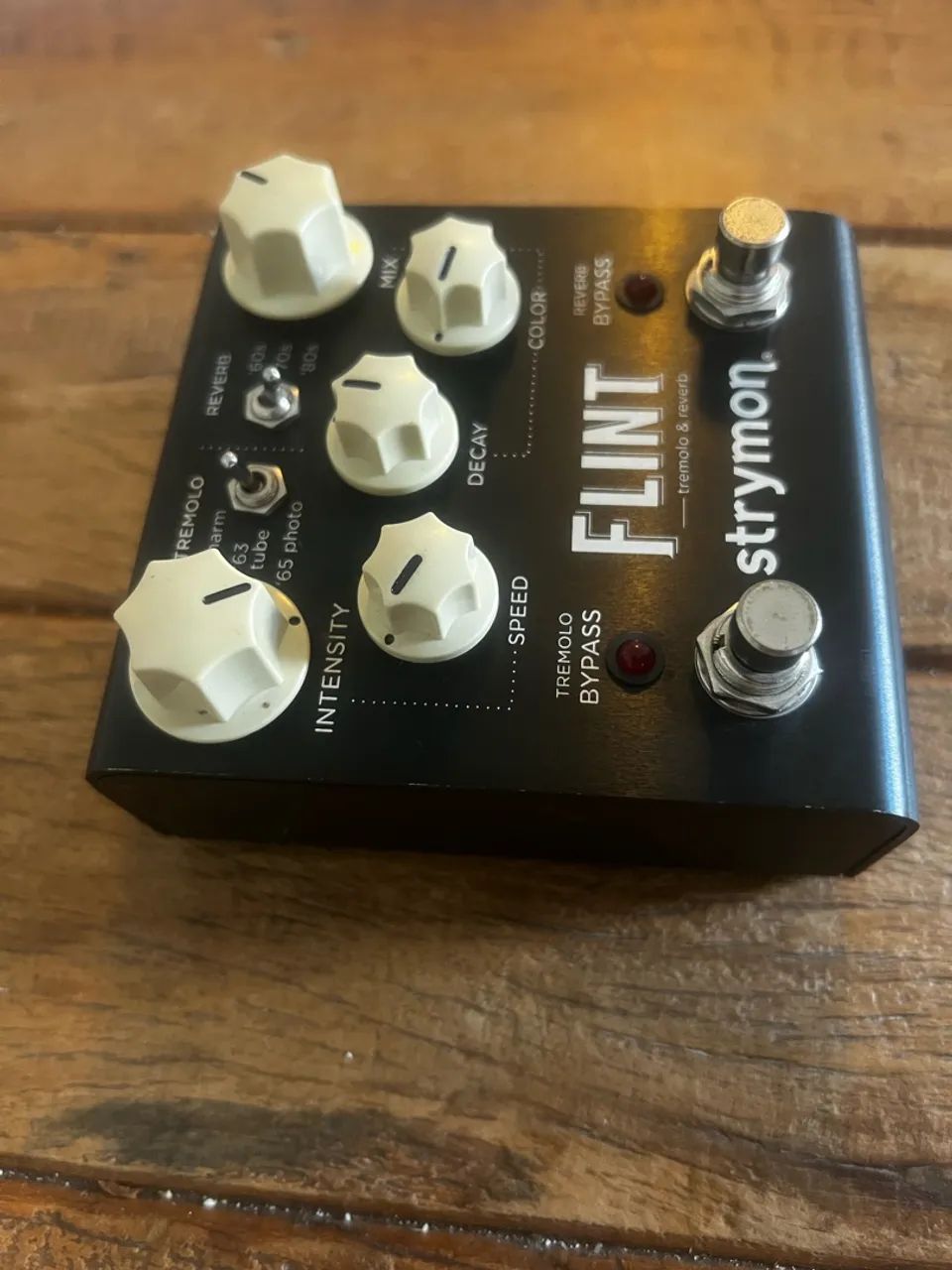 Strymon Flint Reverb & Tremolo V1 - Foto 2