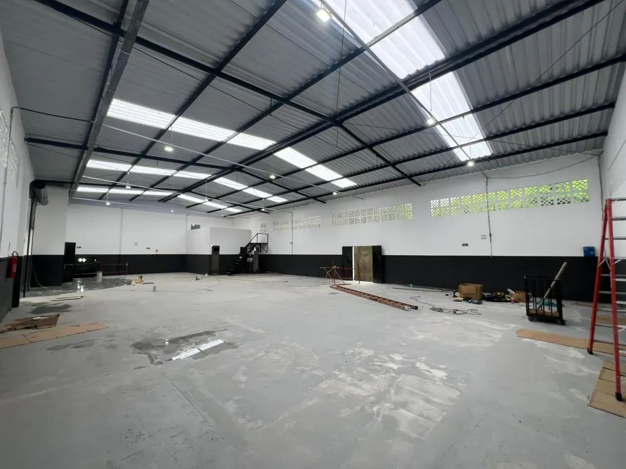ALUGO GALPÃO NOVO NO COROADO 1200 M2 - Foto 2