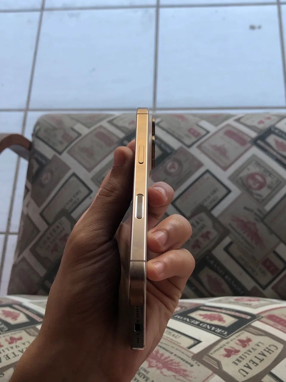 Iphone 16 pro 256 dourado unico dono - Foto 4