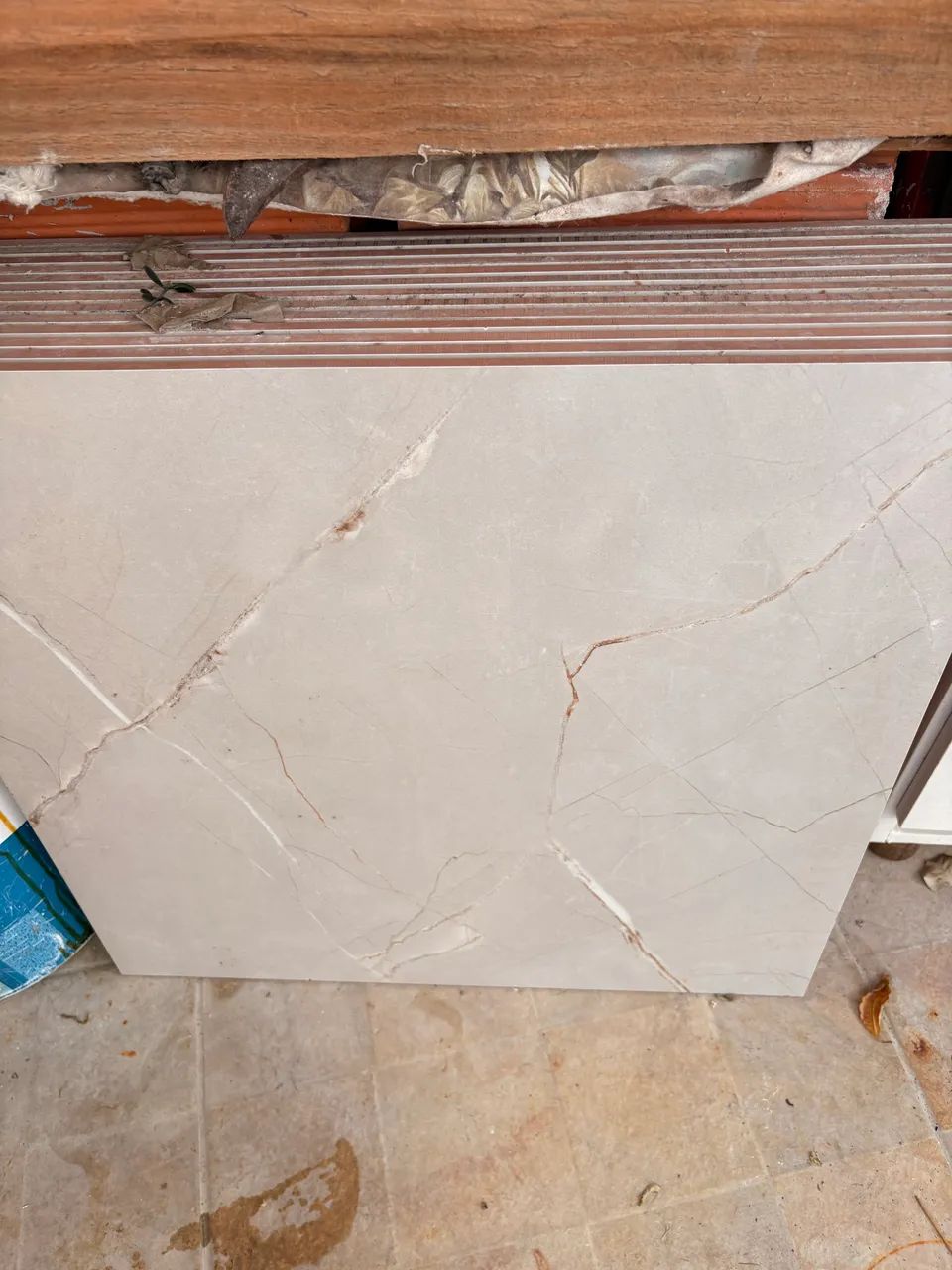 Porcelanato polido 56x56 - 4m2 no total  - Foto 3