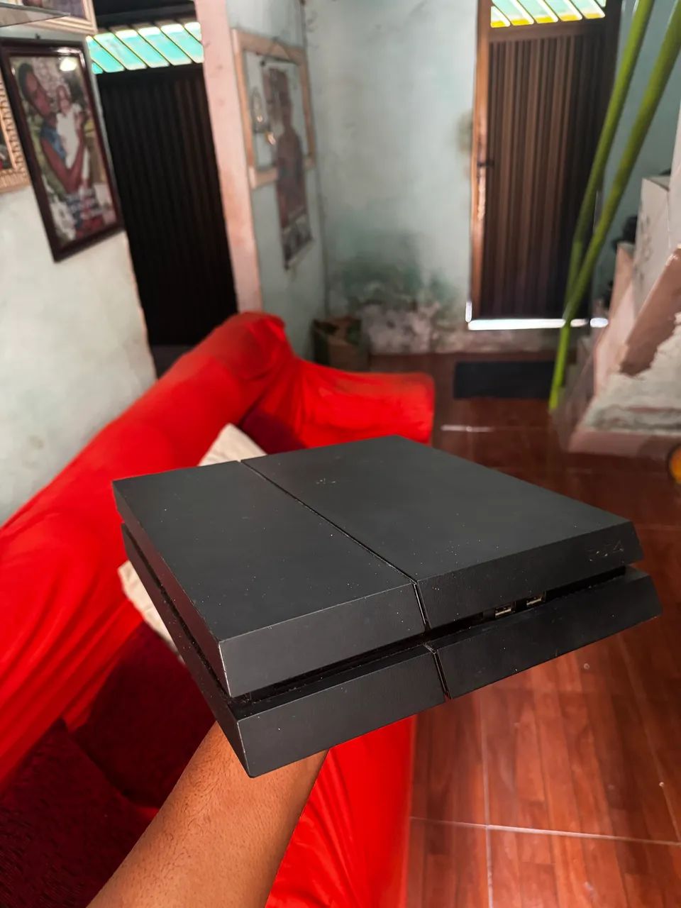 PS4 1TB COM JOGOS E 2 CONTROLES - Foto 4