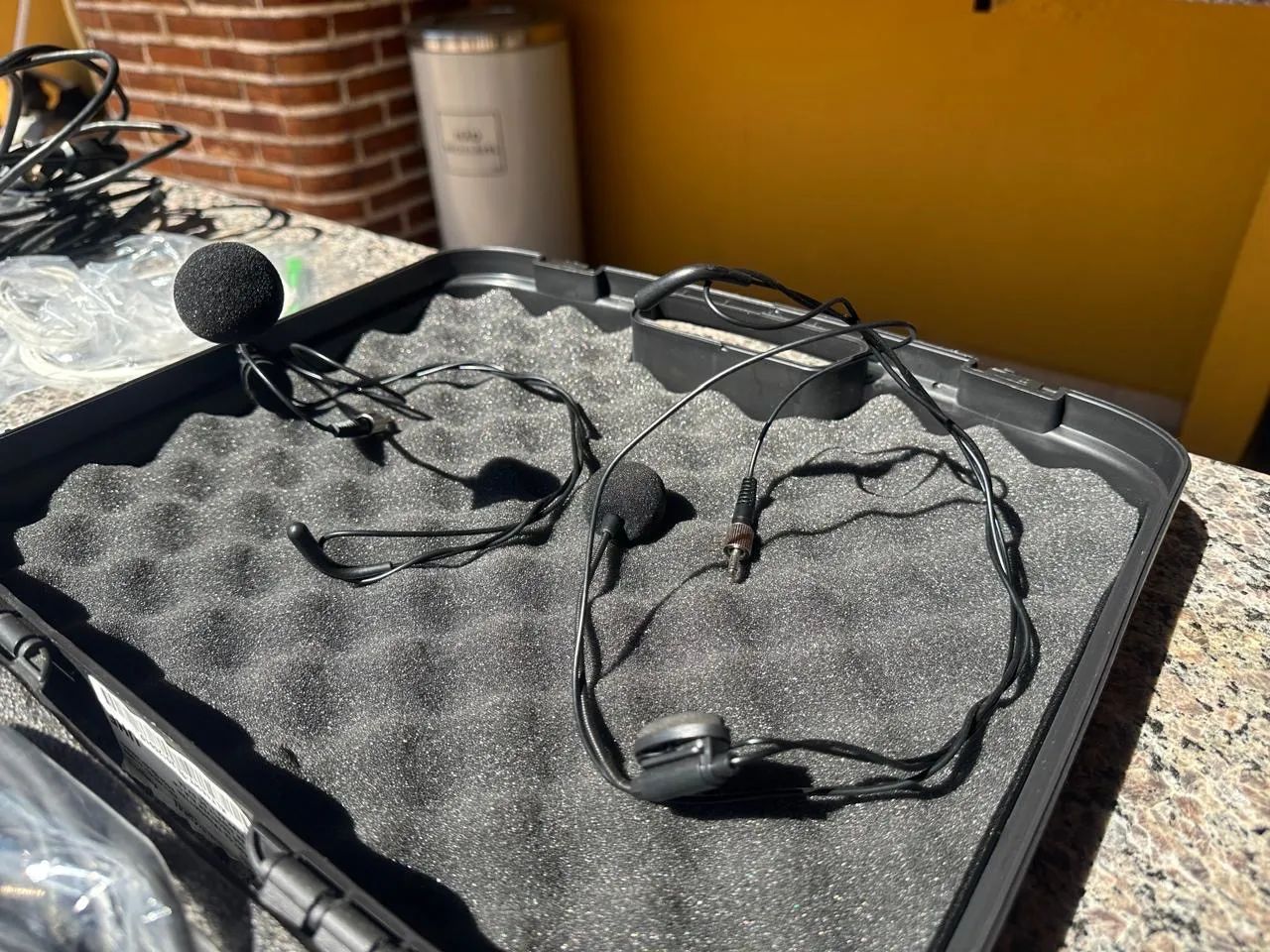 Sistema de microfone sem fio UHF  - Foto 4