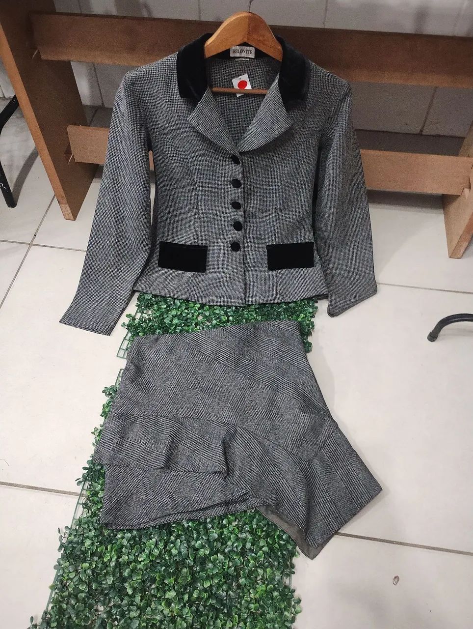 Conjunto casaquinho e saia - Foto 4