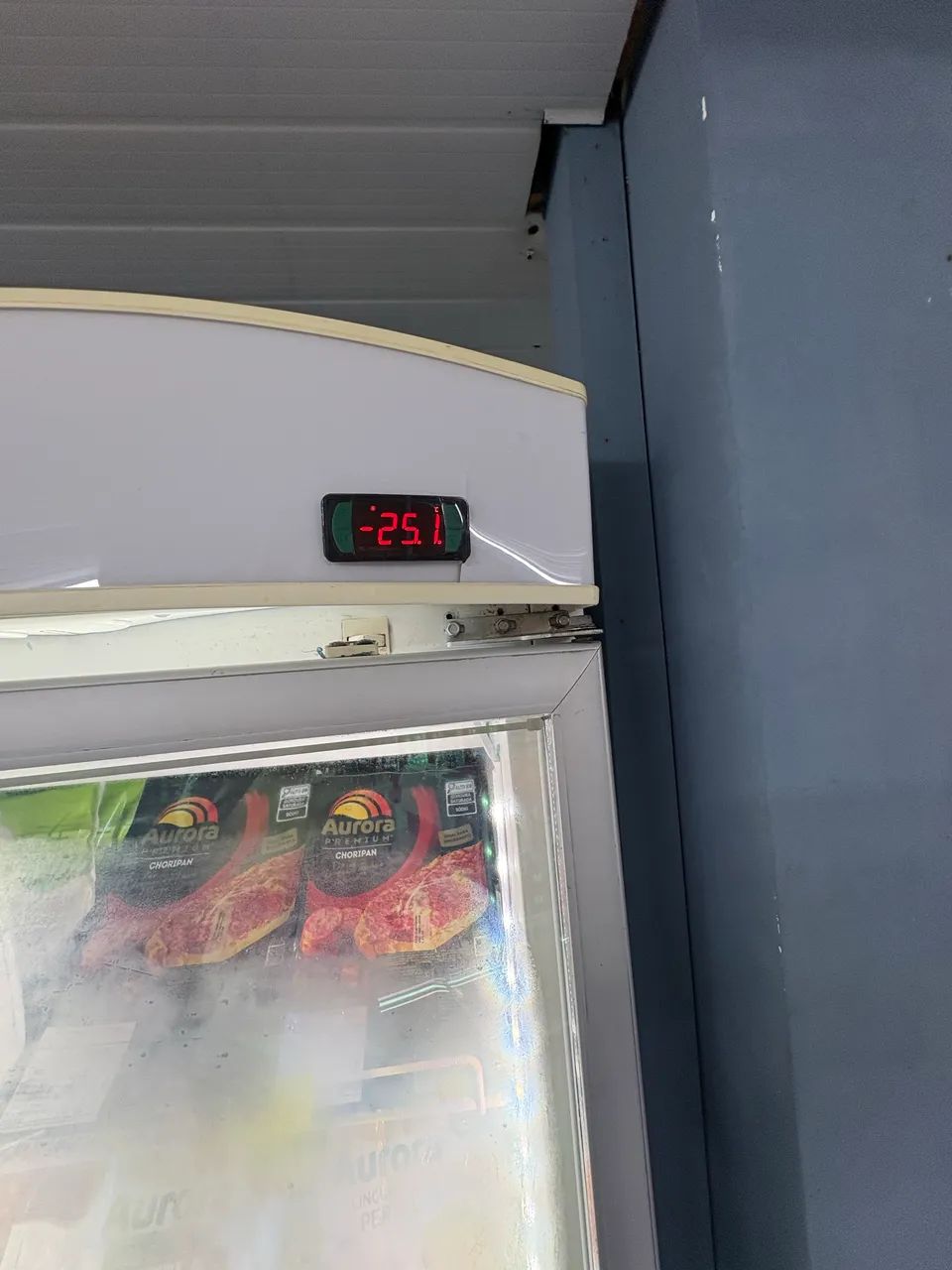 Freezer e Expositor Vertical Metalfrio 581Litros - Foto 2