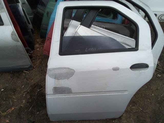 Porta traseira esquerda Renault Logan