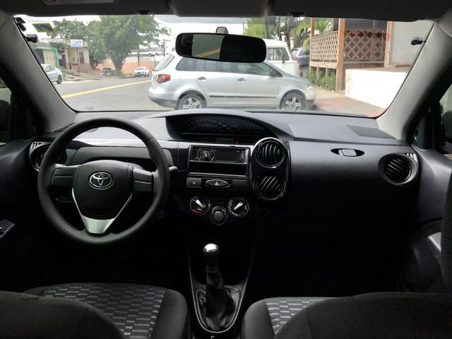 Toyota Etios sedan 1.5 2016 - Foto 7