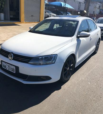 Jetta 2.0 confortiline Branco interior caramelo teto automático tiptronic