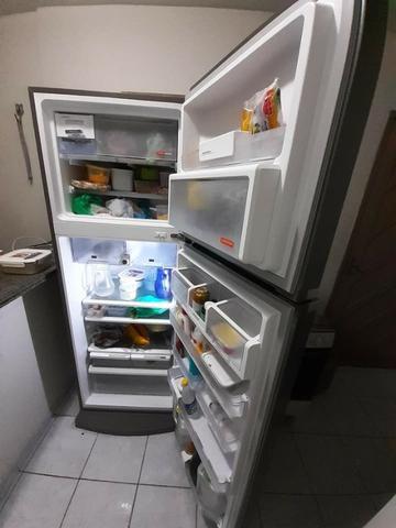 Brastemp de 5 mil por 2200 reais semi nova 500 litros em inox - Foto 2