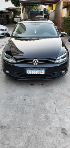 VW Jetta 2013/13 - com teto solar - impecável! - Foto 2