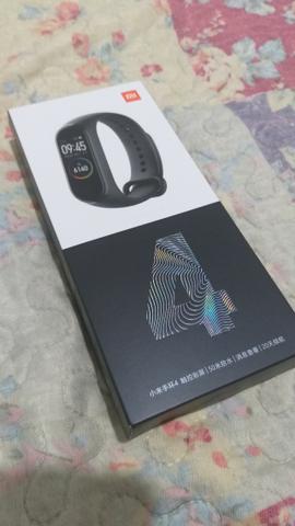 Mi Band 4, nova, lacrada, zero km - Foto 3