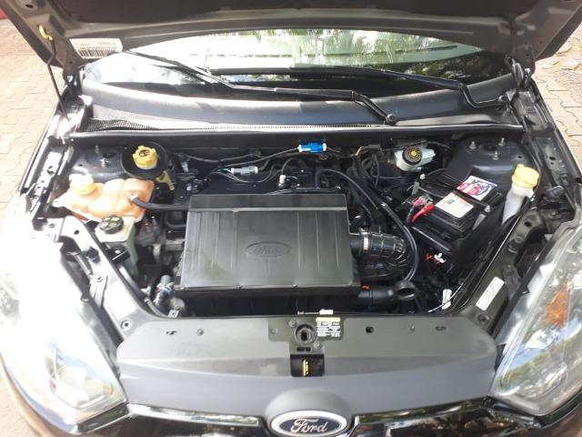 Fiesta Sedan 1.0 Zetec Rocam - Foto 12