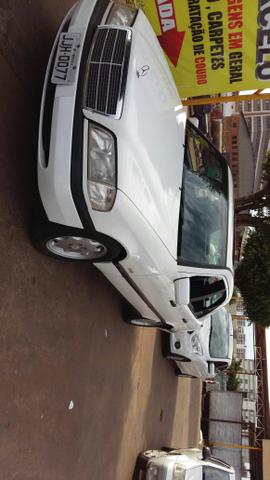 Vendo / troco Mercedes C180 ano 97 branca super conservada interior impecável teto solar - Foto 3