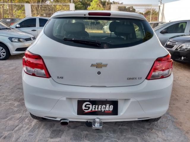 CHEVROLET ONIX 2014/2015 1.0 MPFI LT 8V FLEX 4P MANUAL - Foto 3