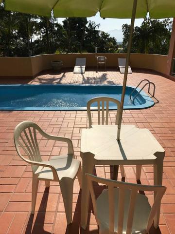 Suíte para locação em chácara com piscina - Matinhos