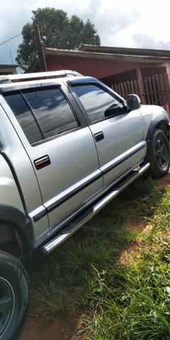 Vendo s10 tornado 4x2 2.8 diesel - Foto 2