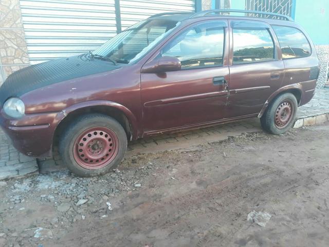 Vendo ou troco carro corsa 1999 1.6 muito econômico