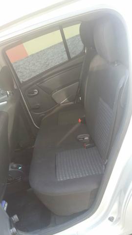 Vendo ou troco Sandero 2014 1.6 8v 61.000km
