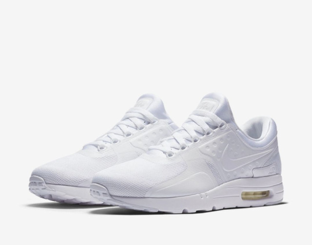 tenis air max zero essential