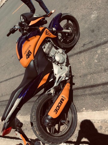 CB 300 COR AZUL 2011 VALOR 5.300