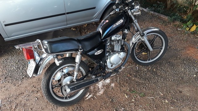 INTRUDER 125 SUZUKY