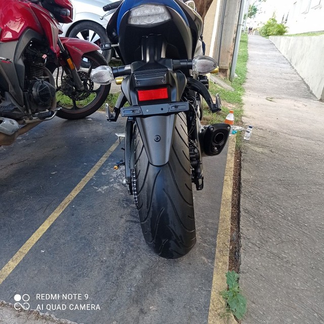 SUZUKI GSXS LINDA MÁQUINA