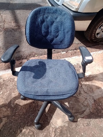 Cadeira com braço giratória - Reis - Foto 2