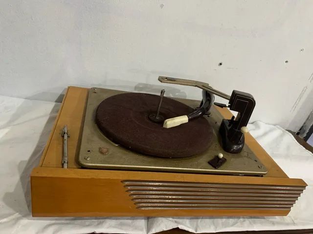 Radio vitrola com gabinete em madeira - Foto 3