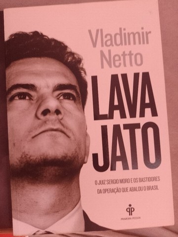 Vendo esses três livros 