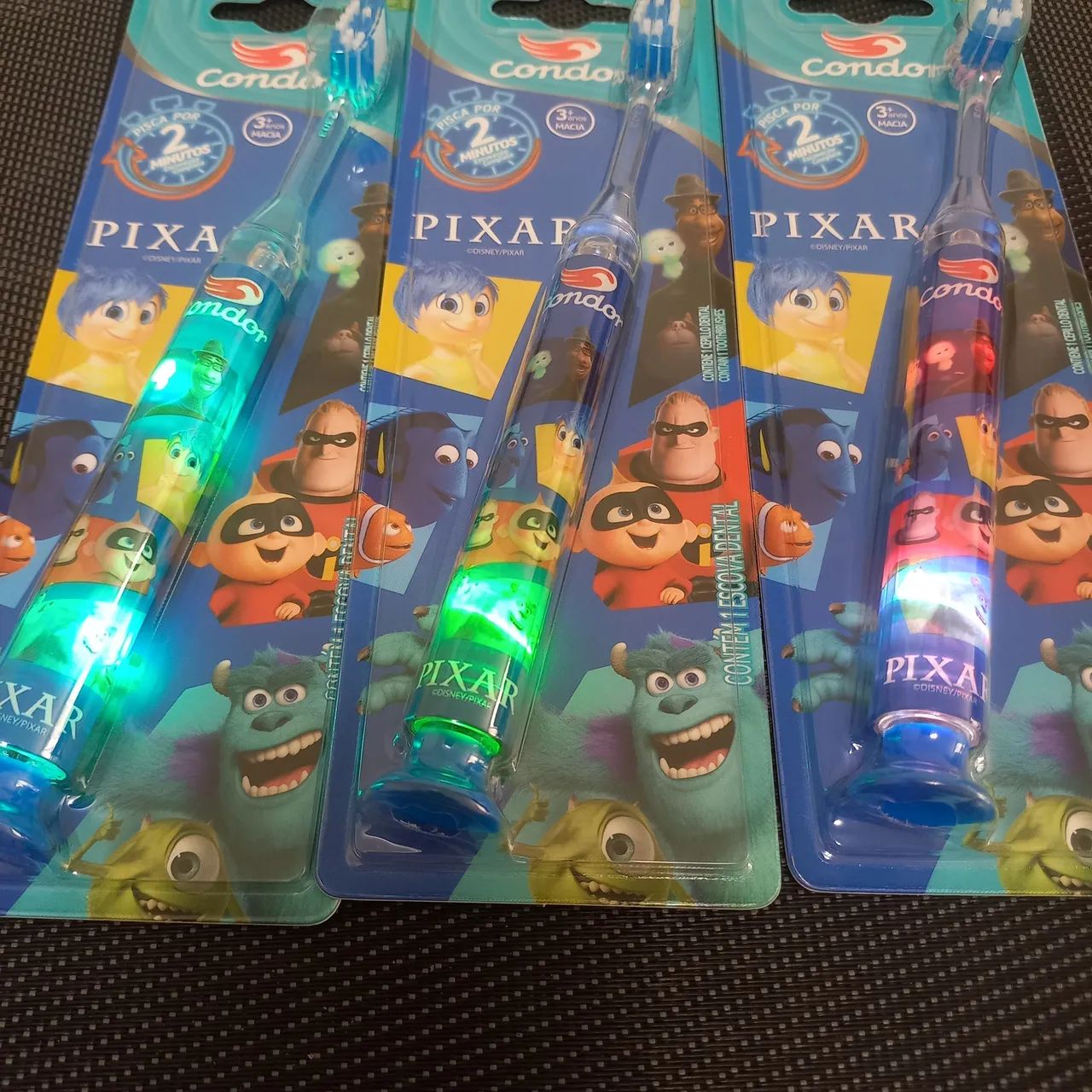 Escova dental Pixar com luz que pisca - Foto 5