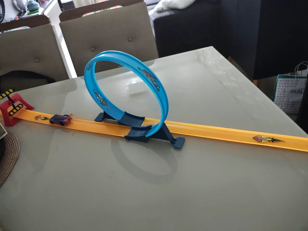Pista Hotwheels com carrinho 