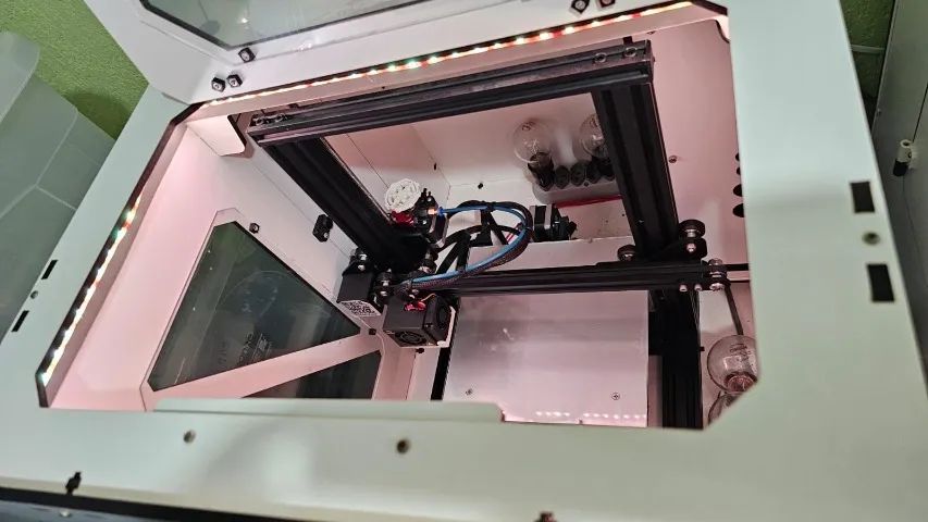 Impressora 3d Ender 3 com upgrades e gabinete - Foto 5
