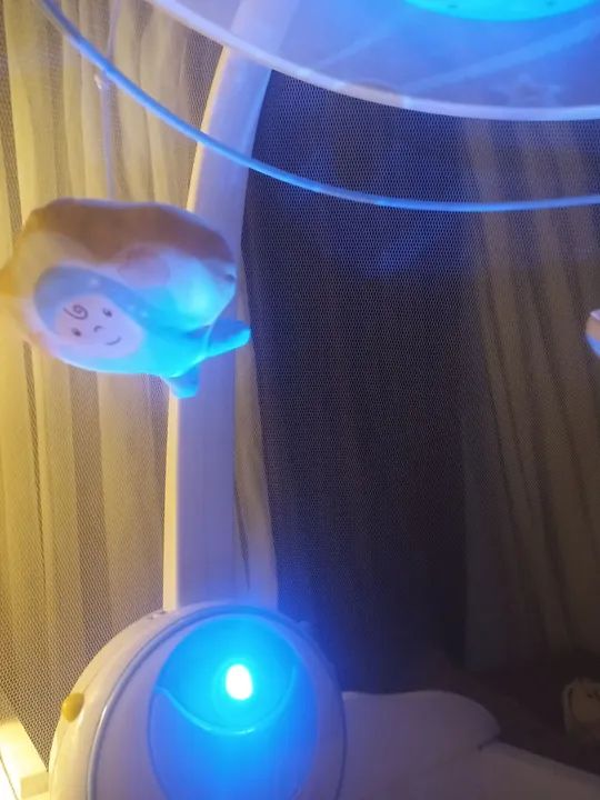 Móbile berço Chicco com projetor