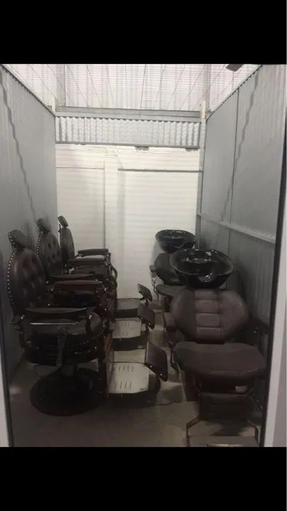Cadeiras e Lavatórios de Barbearia de Luxo Van de Velde Seminovas - Foto 5