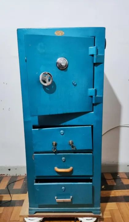 Cofre de Metal - Com 3 Gavetas 