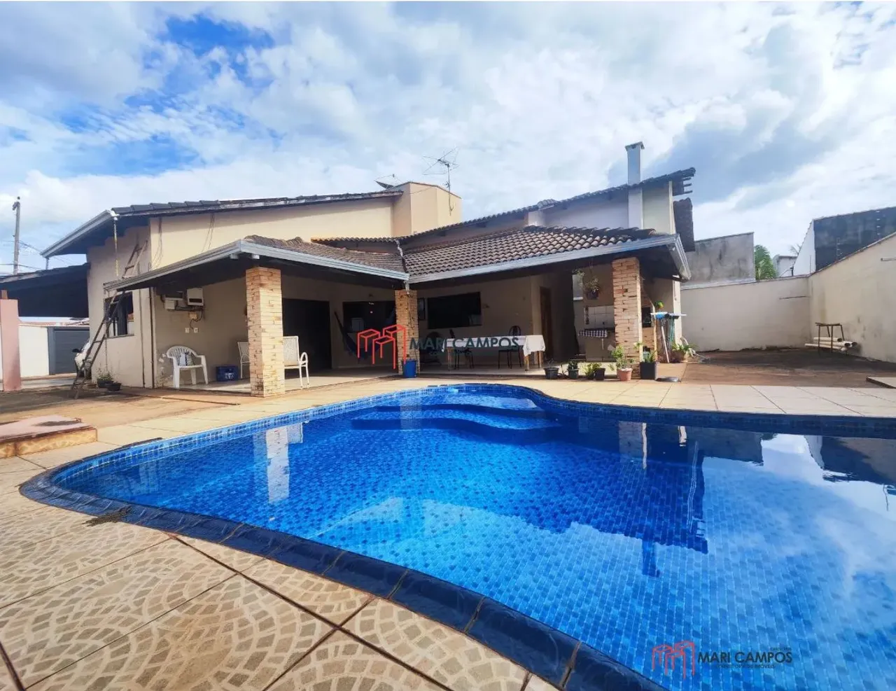 Casa 3 Quartos sendo 1 Suíte, 550m² na 405 Sul (Arso 42) Palmas TO