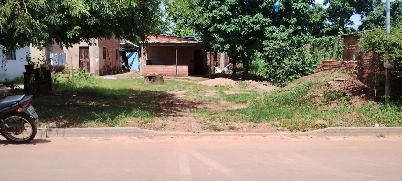 Terreno 10 x 30 Bairro Três Marias, c/ casa 1 quarto amplo, banheiro, cozinha e varanda