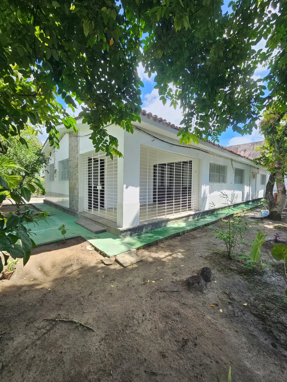 Casa com 4 quartos para locação na Várzea - Recife - PE