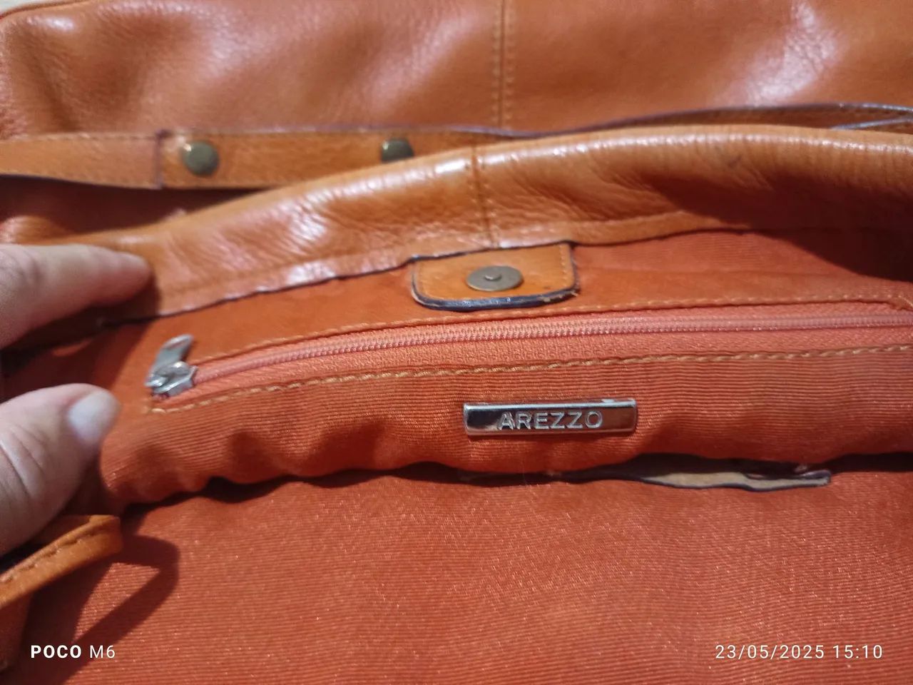 Bolsa de Couro Laranja Elegante Arezzo  - Foto 3
