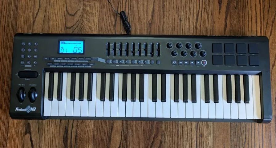 Controlador MIDI USB M Audio Axiom 49