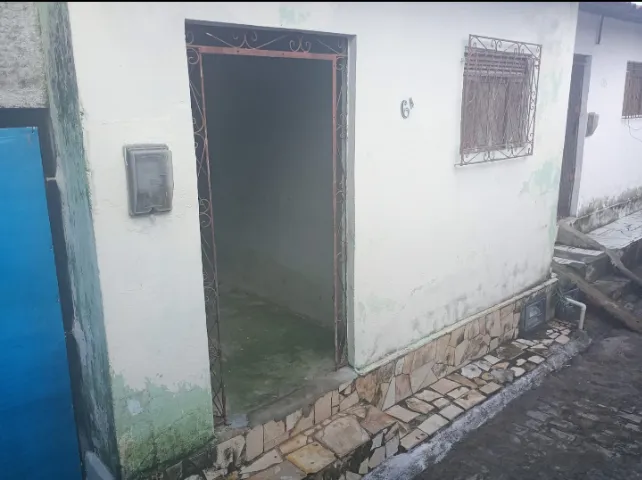 Casa aconchegante com 2 quartos e quintal amplo à venda!! Não perca essa oportunidade!.