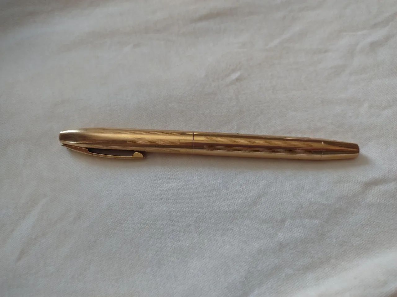 Caneta tinteiro sheaffer folheada a ouro 23k 