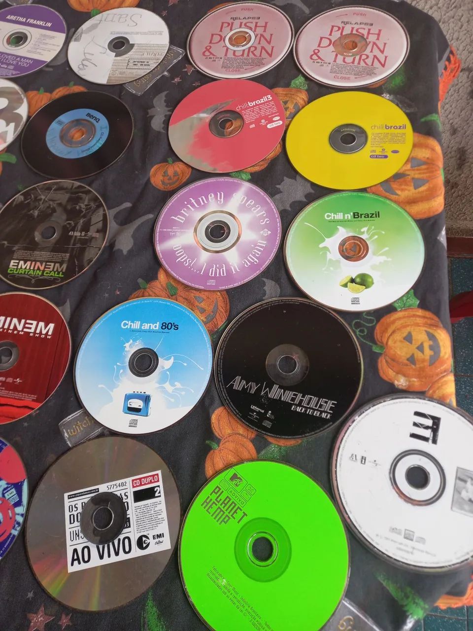 CDs Originais de música sem as capas - CDs, DVDs etc - Jardim