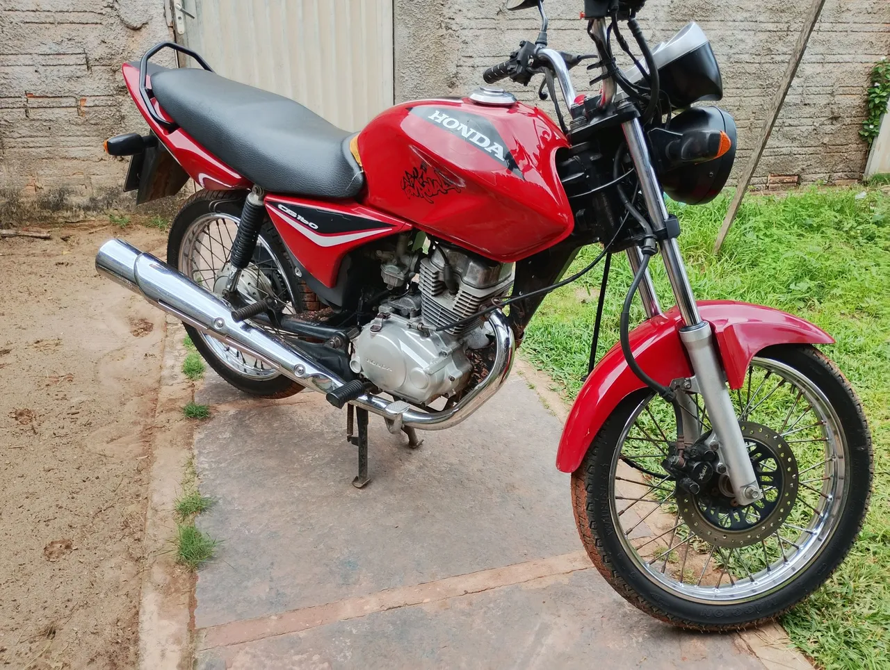 Titan 150 completa