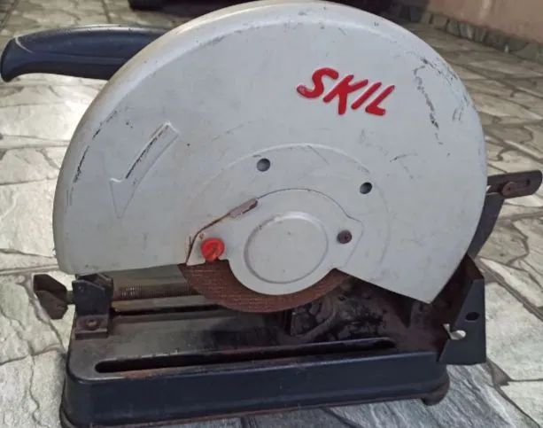 Esmerilhadeira de Corte Skil