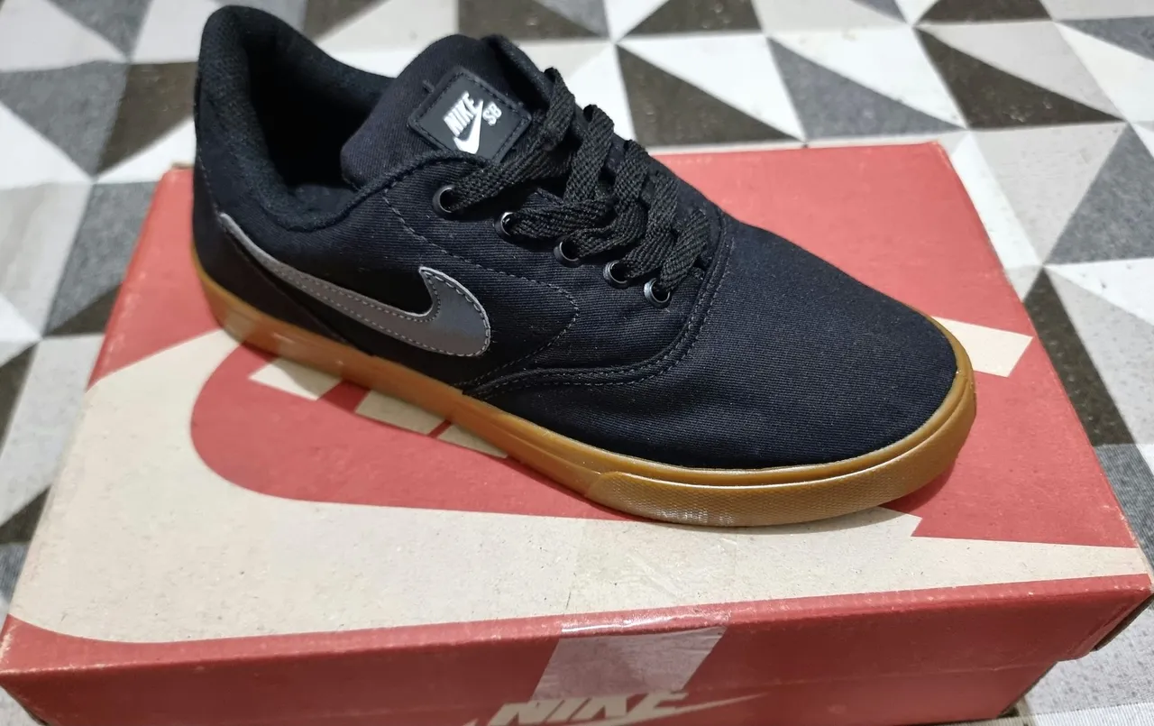 Nike SB Preto/Caramelo