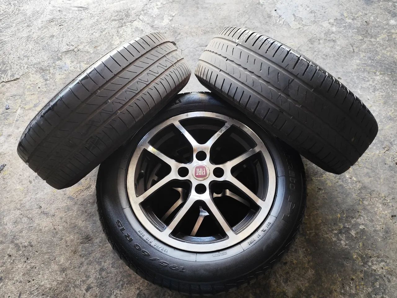 Rodas aro 15" Stap FIAT- Seminovas. C/pneus seminovos. ACEITO CARTÃO. - Foto 4