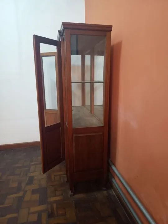 Cristaleira de madeira antigo - Foto 4
